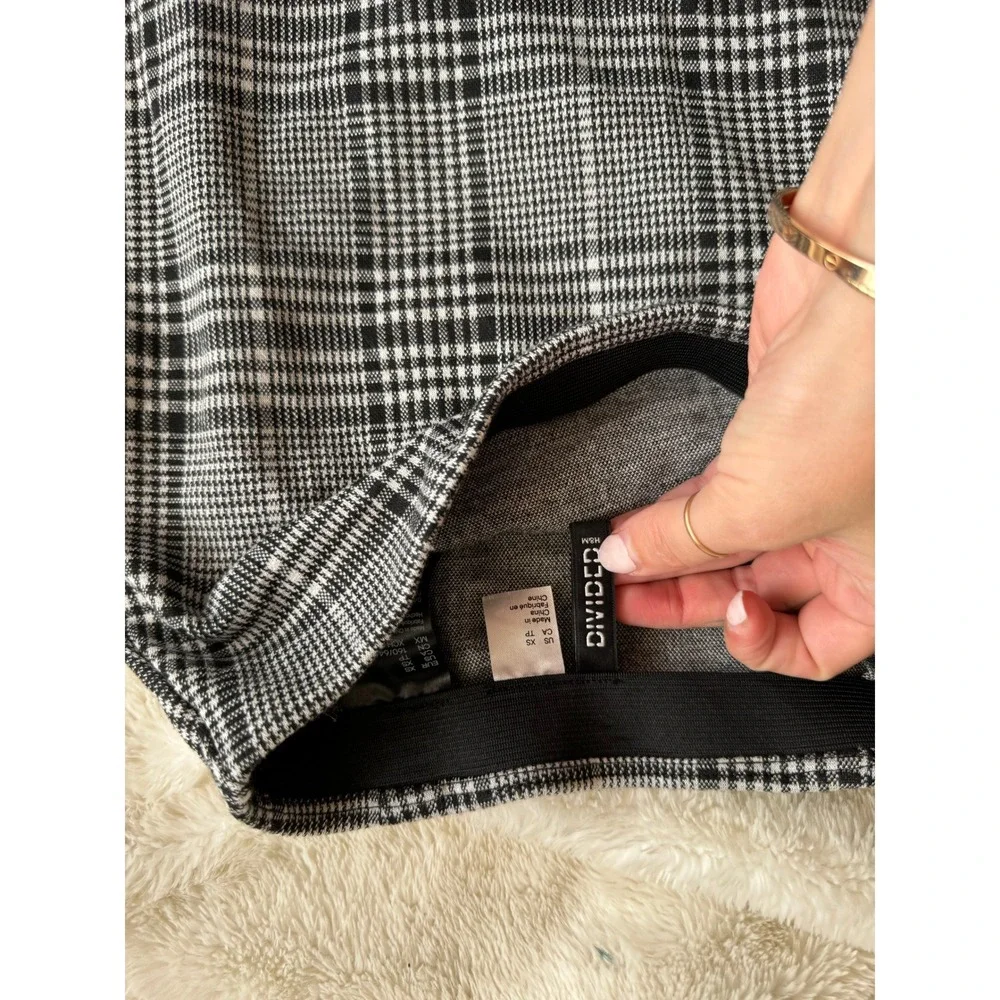 H&M Divided Women's Plaid Checked Mini Skirt Size XS